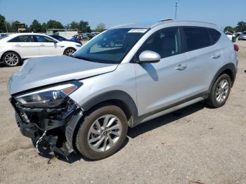  Salvage Hyundai TUCSON