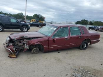  Salvage Lincoln Towncar