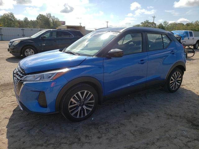  Salvage Nissan Kicks