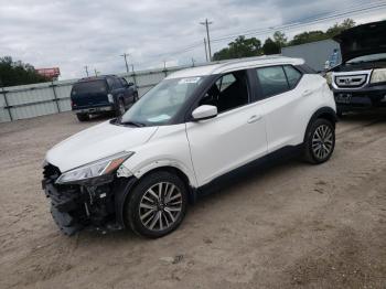  Salvage Nissan Kicks