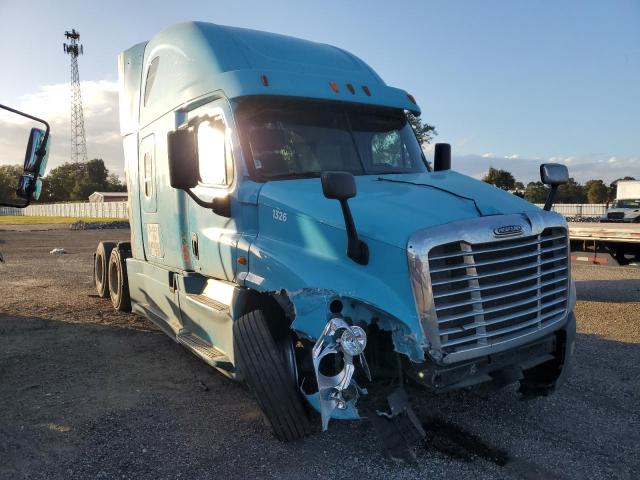  Salvage Freightliner Cascadia 1