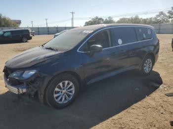  Salvage Chrysler Pacifica