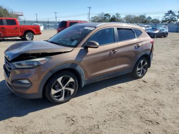  Salvage Hyundai TUCSON