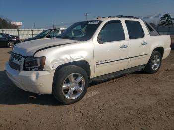  Salvage Chevrolet Avalanche