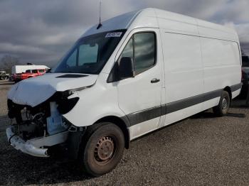  Salvage Mercedes-Benz Sprinter