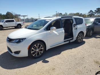  Salvage Chrysler Pacifica