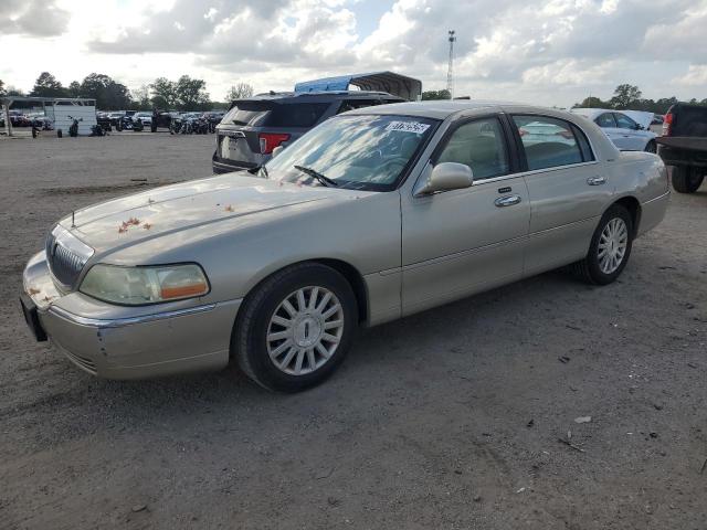  Salvage Lincoln Towncar
