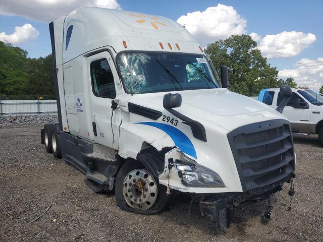 Salvage Freightliner Cascadia 1