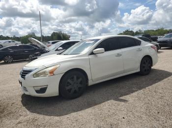  Salvage Nissan Altima