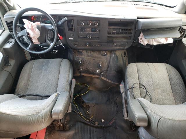 Chevrolet Express Image 8