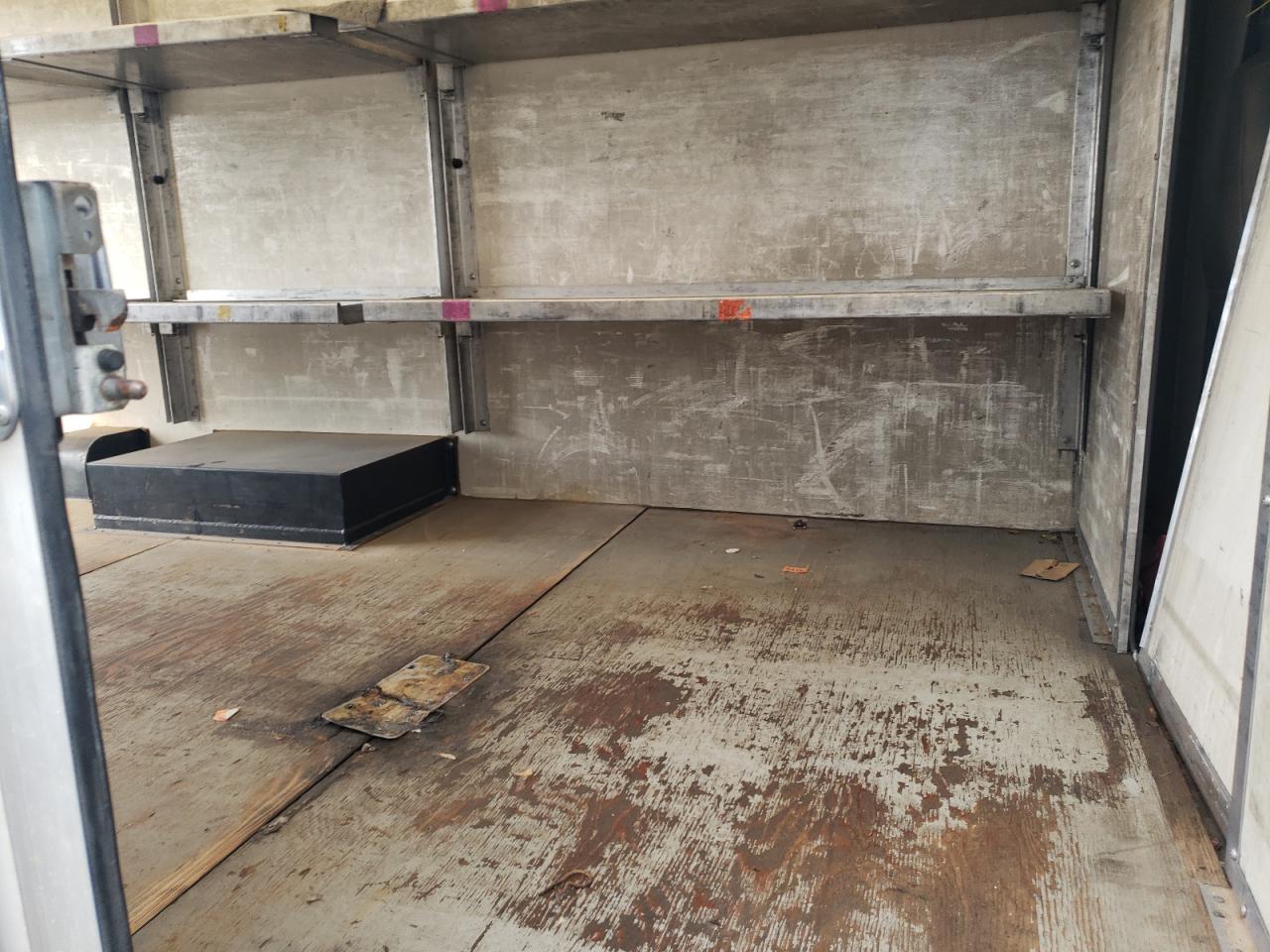 Chevrolet Express Image 4