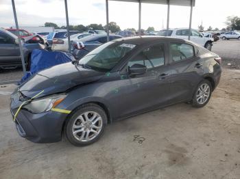  Salvage Toyota Yaris