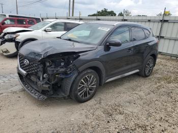  Salvage Hyundai TUCSON
