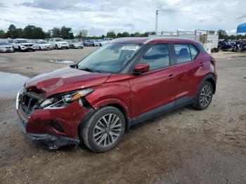  Salvage Nissan Kicks