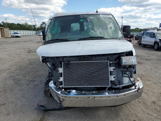 GMC Savana G2500 Image 12