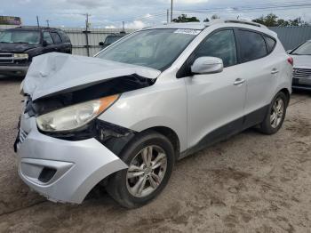  Salvage Hyundai TUCSON