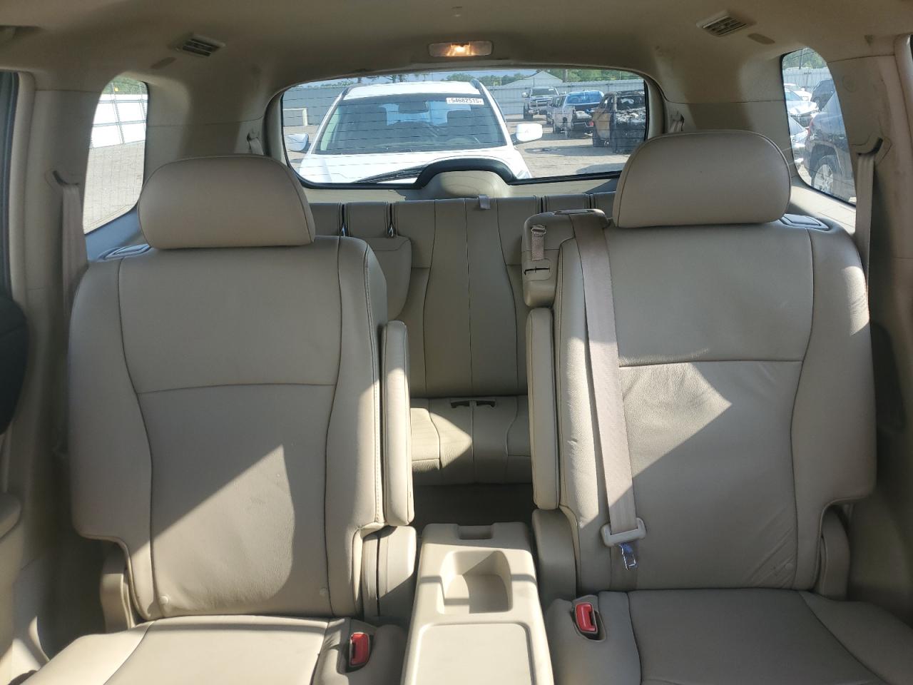 Toyota Highlander Se Image 12