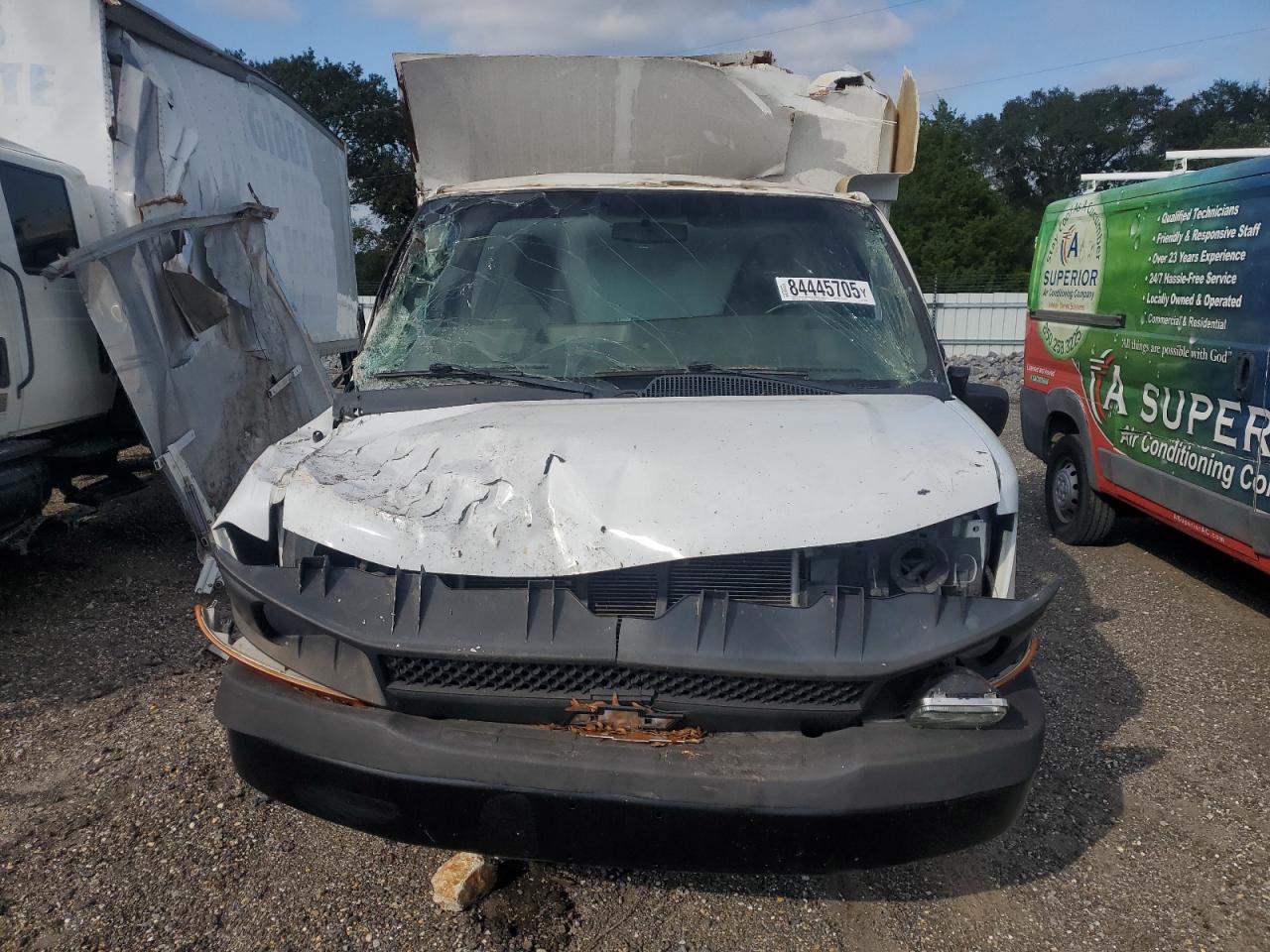 Chevrolet Express Image 10