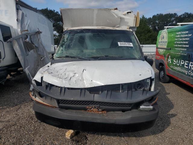 Chevrolet Express Image 10