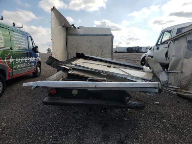 Chevrolet Express Image 3