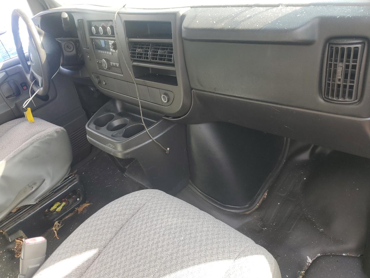 Chevrolet Express Image 7