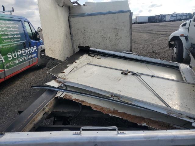 Chevrolet Express Image 8