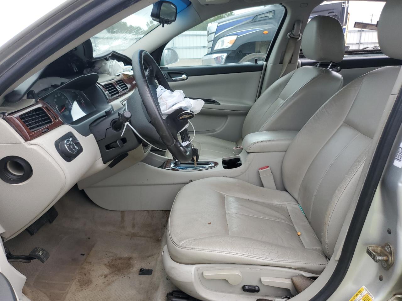 Chevrolet Impala Lt Image 6