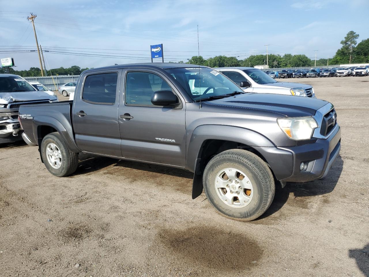 Toyota Tacoma Double Cab Image 3