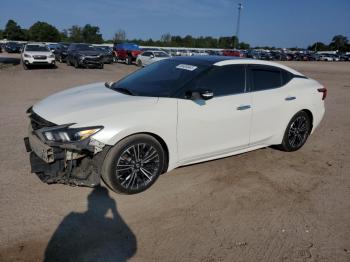 Salvage Nissan Maxima