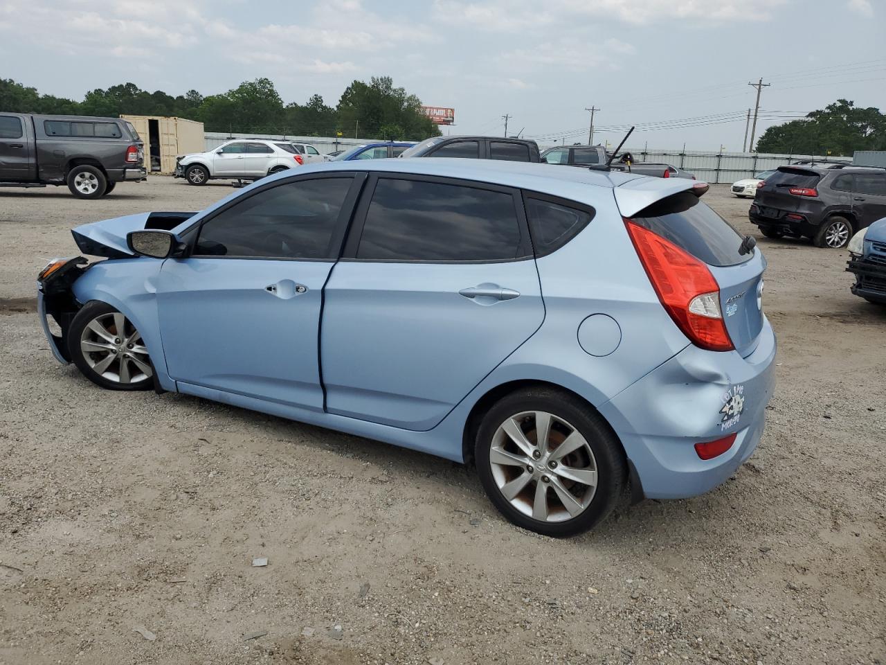 Hyundai ACCENT Gls Image 2
