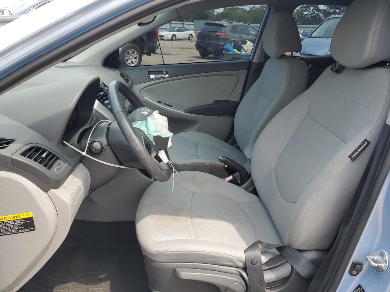 Hyundai ACCENT Gls Image 12