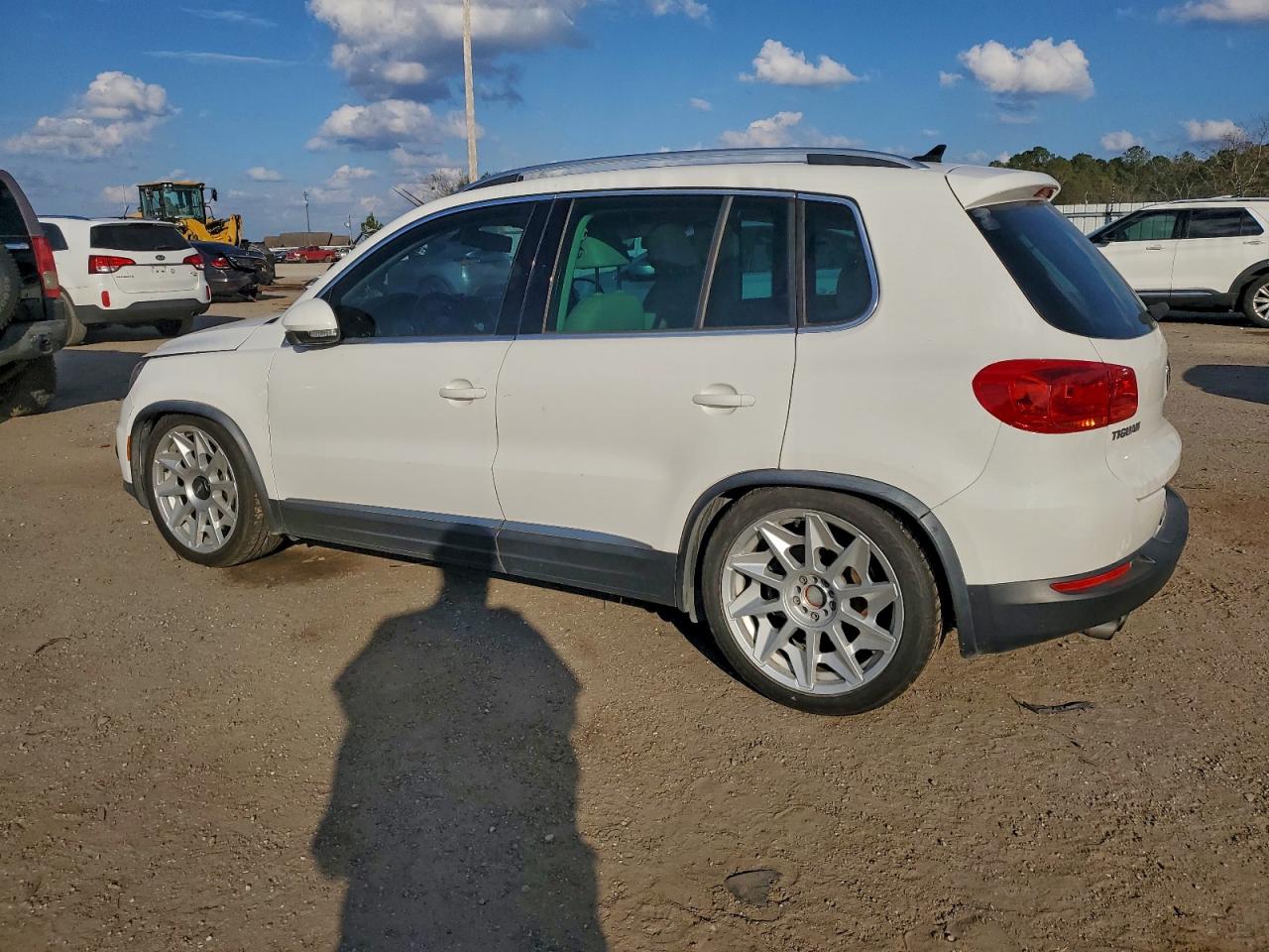 Volkswagen Tiguan S Image 13