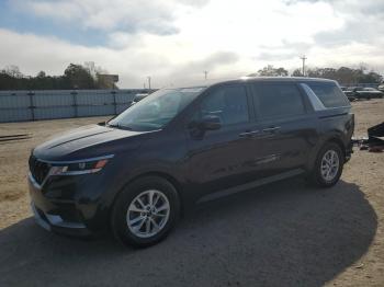  Salvage Kia Carnival