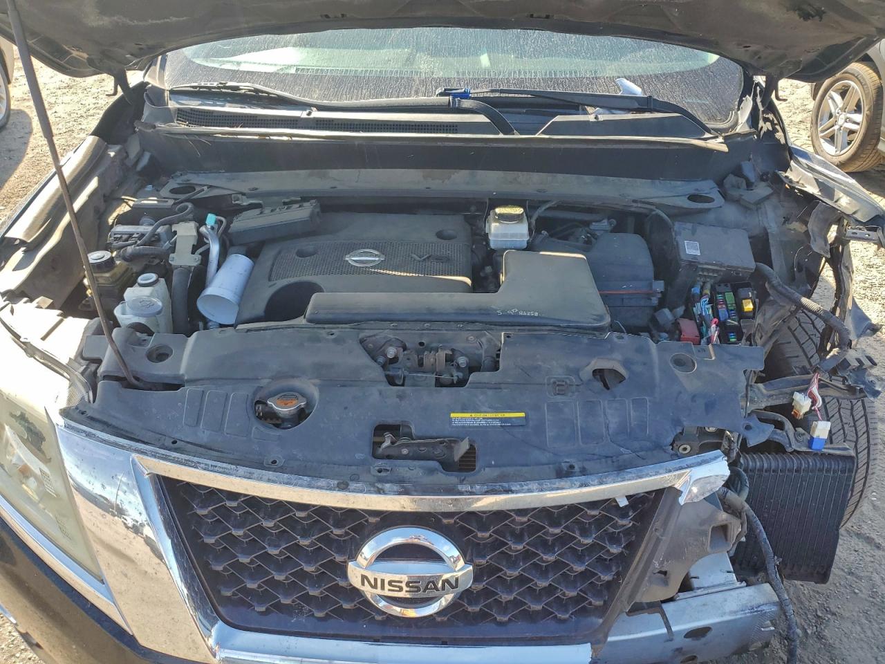 Nissan Pathfinder S Image 6
