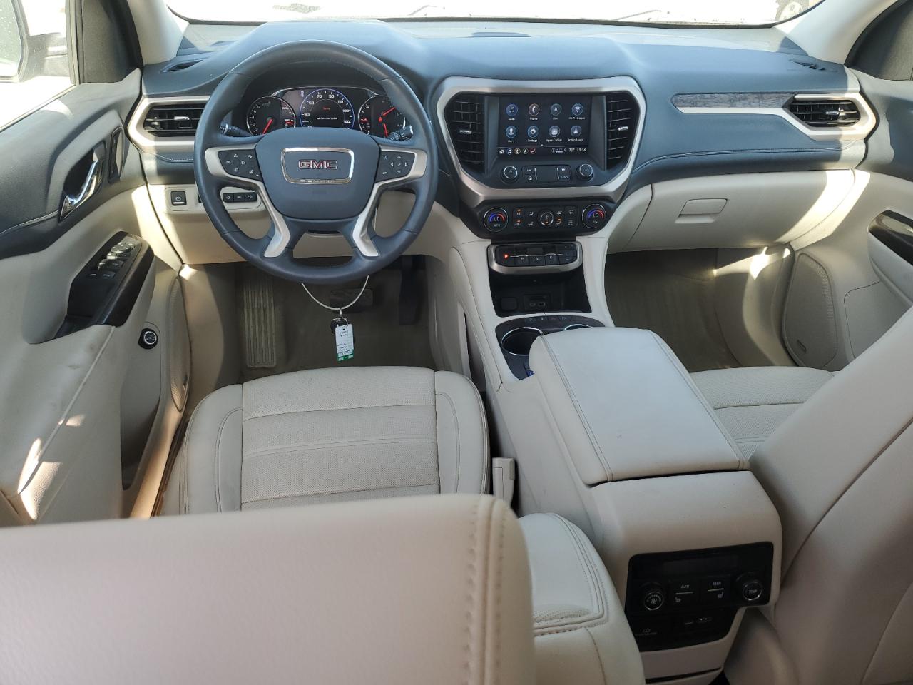 GMC Acadia Denali Image 11