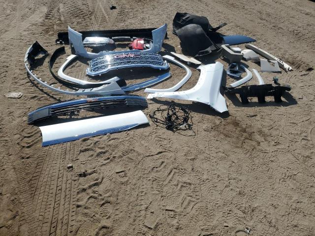 GMC Acadia Denali Image 8