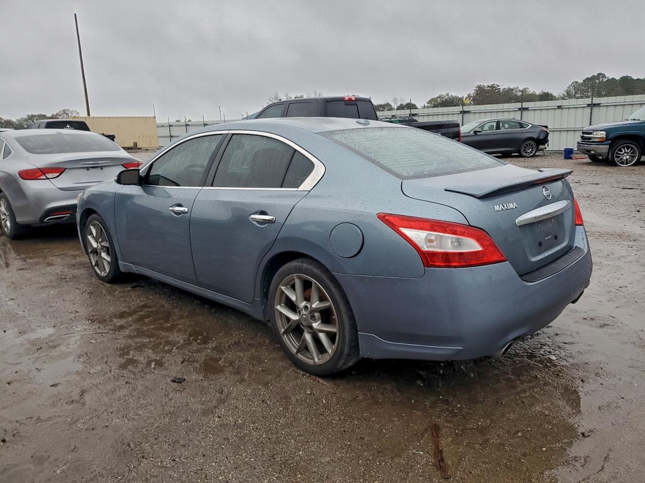 Nissan Maxima S Image 11