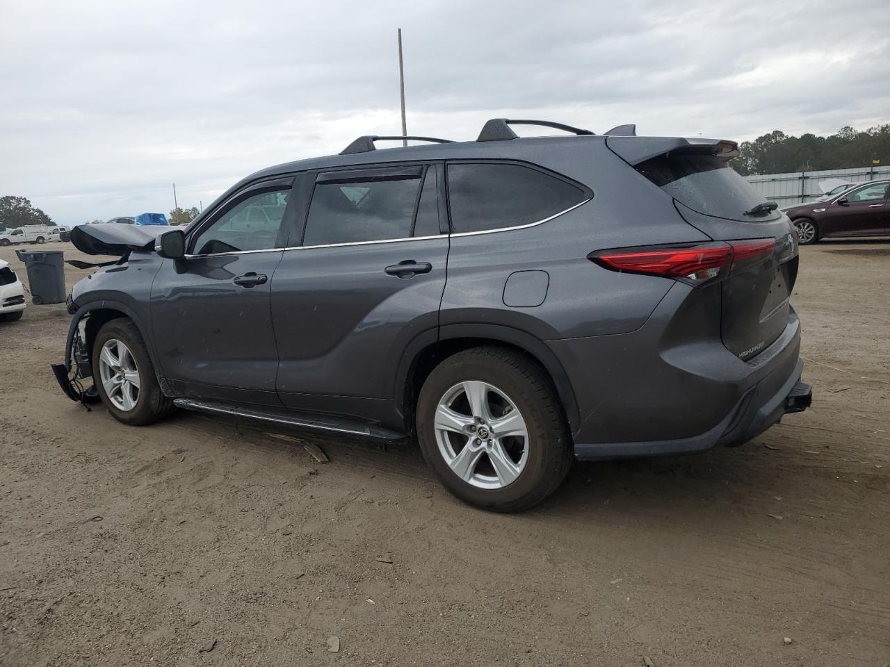 Toyota Highlander L Image 3