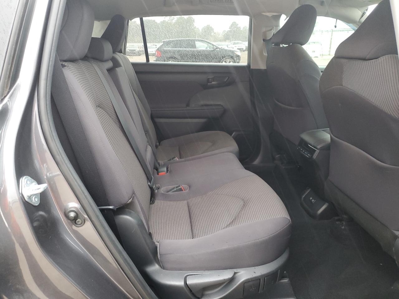 Toyota Highlander L Image 7