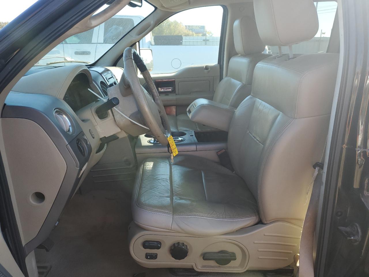 Ford F-150 Supercrew Image 5