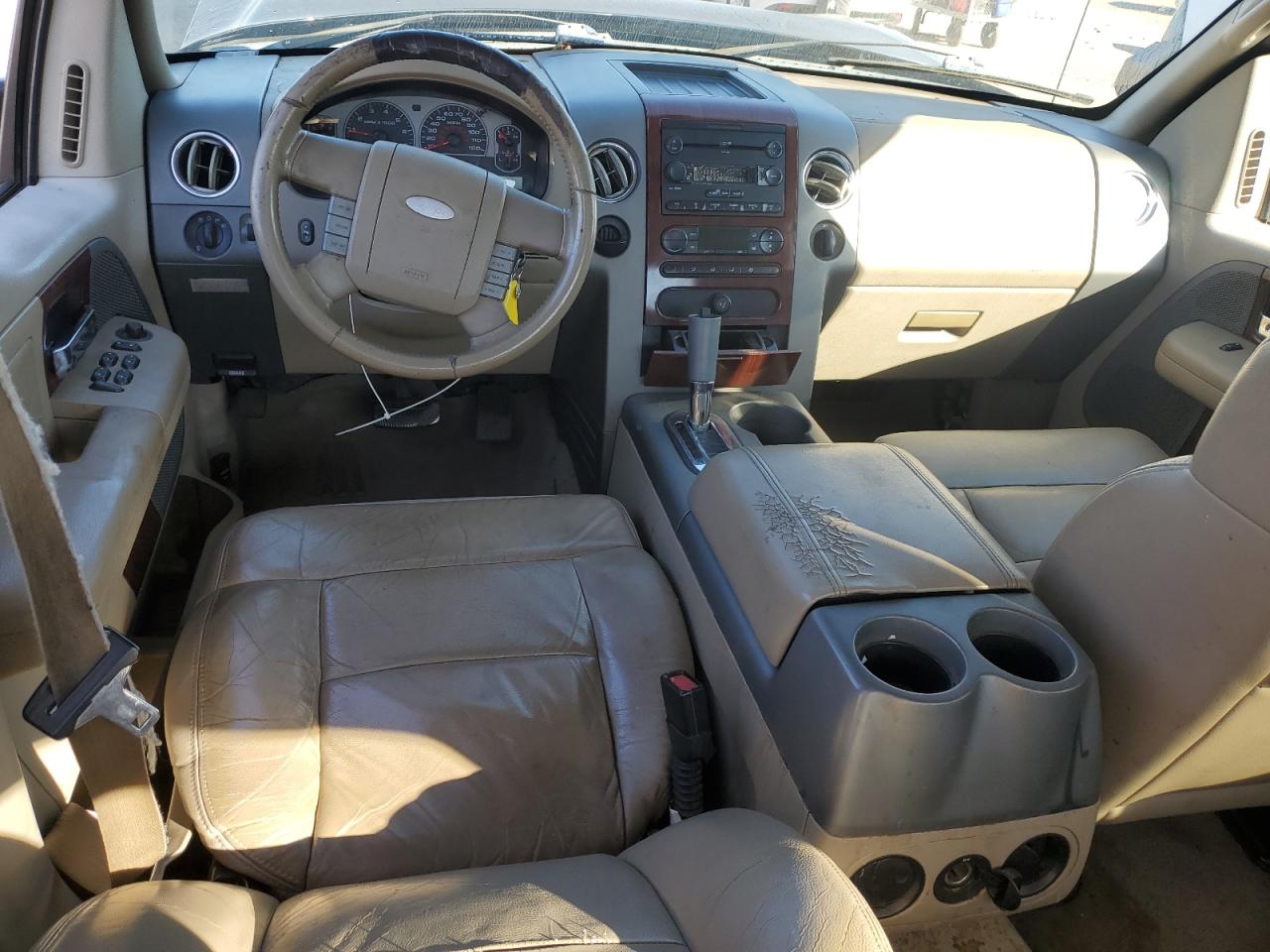 Ford F-150 Supercrew Image 8