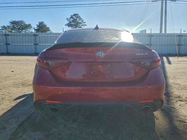 Alfa Romeo Giulia Ti Image 5