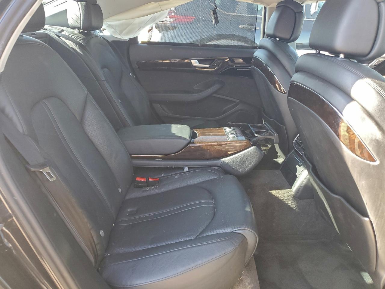 Audi A8 L Quattro Image 8