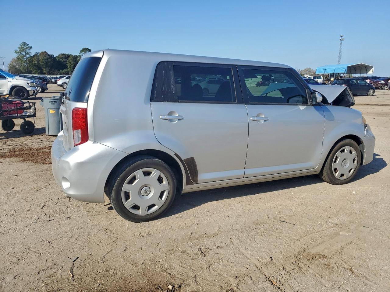 Toyota Scion Image 2