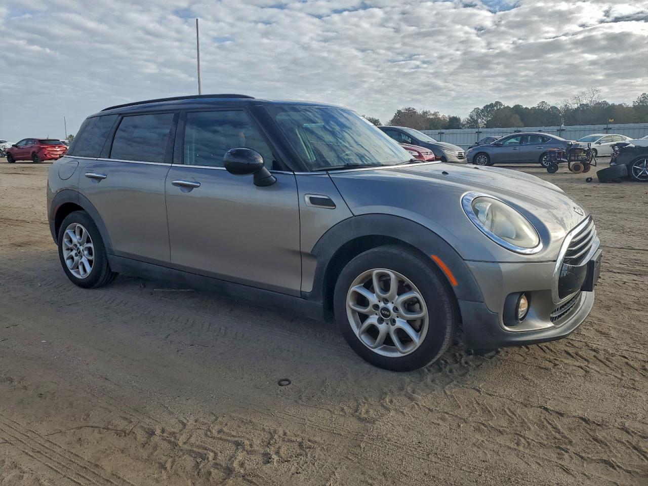 MINI Cooper Clubman Image 13