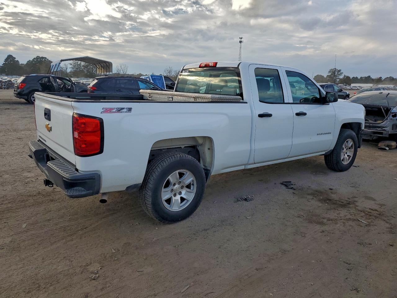 Chevrolet Silverado C1500 Image 2
