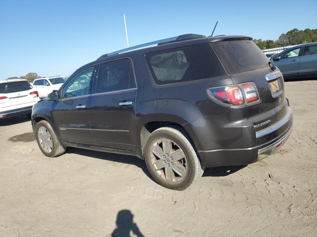 GMC Acadia Denali Image 5