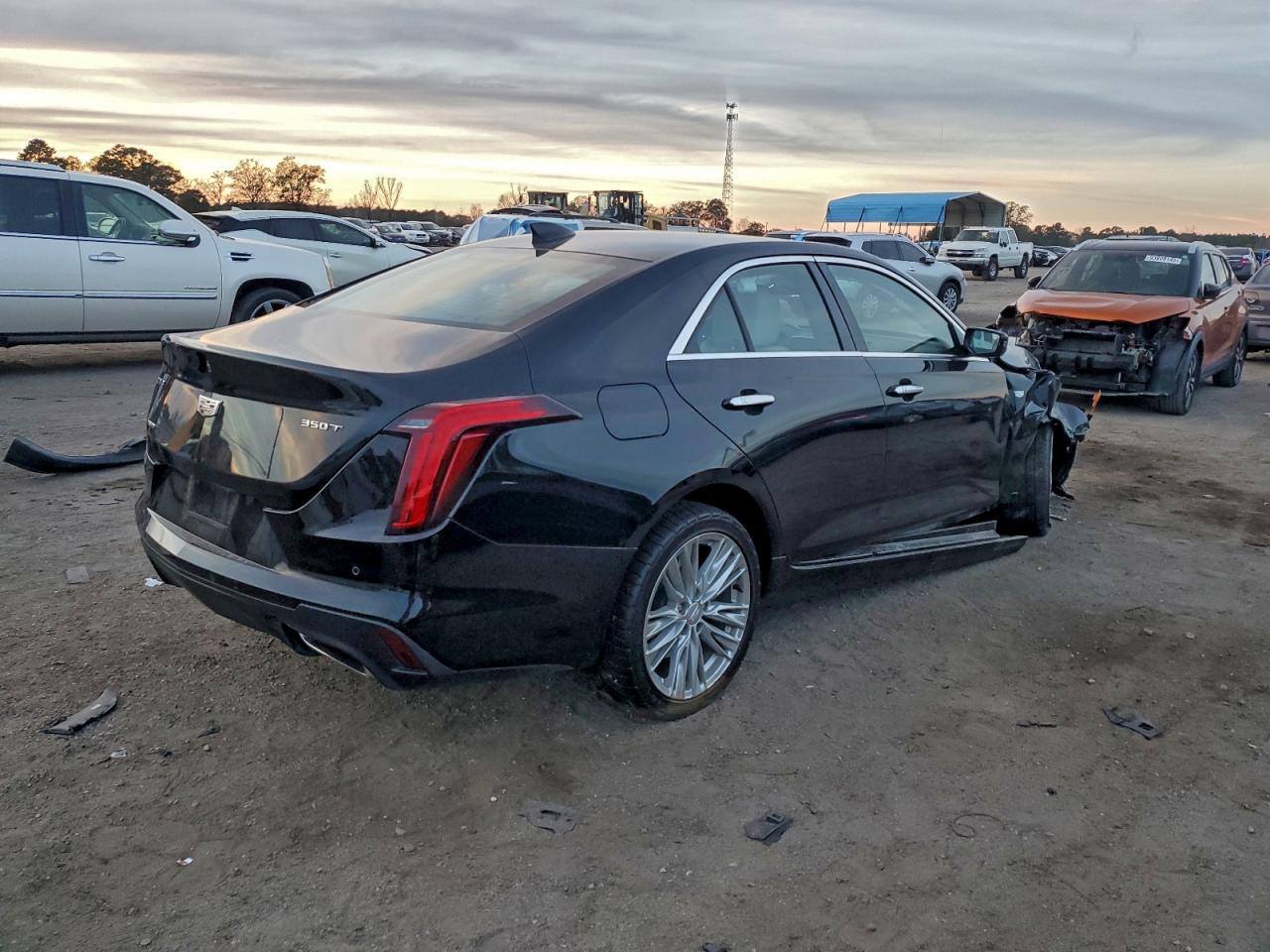 Cadillac CT4 Premium Luxury Image 2