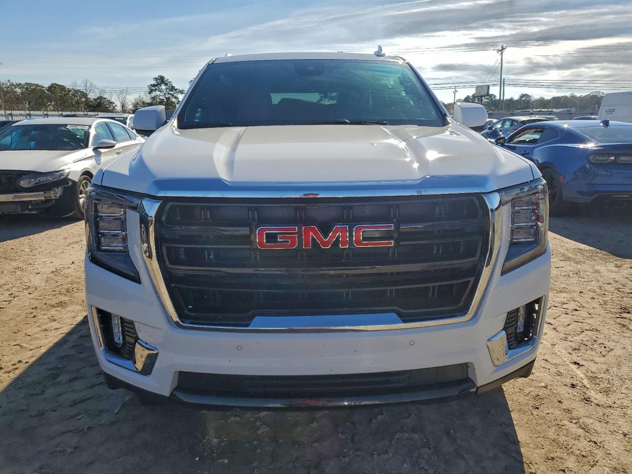 GMC Yukon Sle Image 4