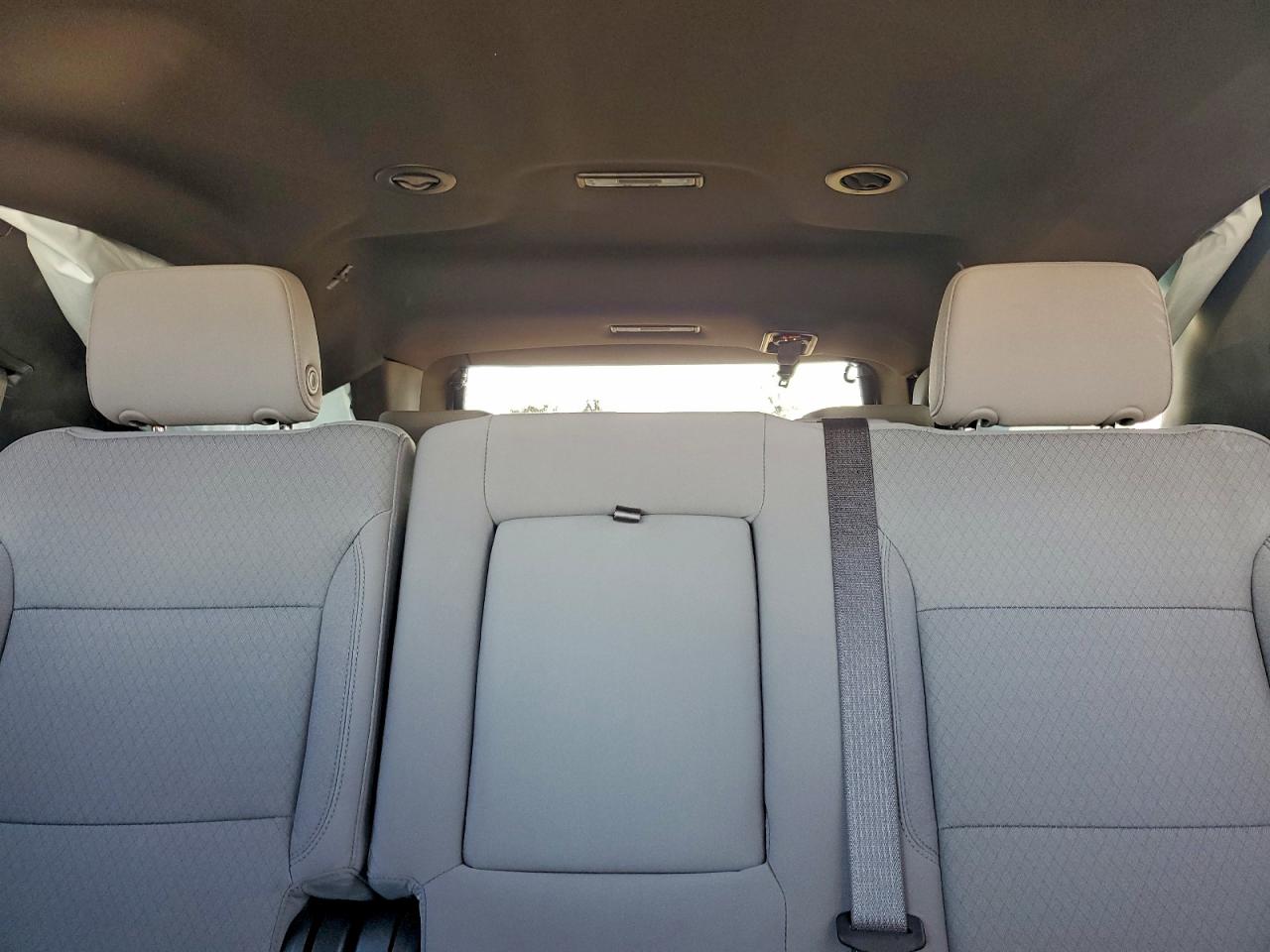 GMC Yukon Sle Image 7